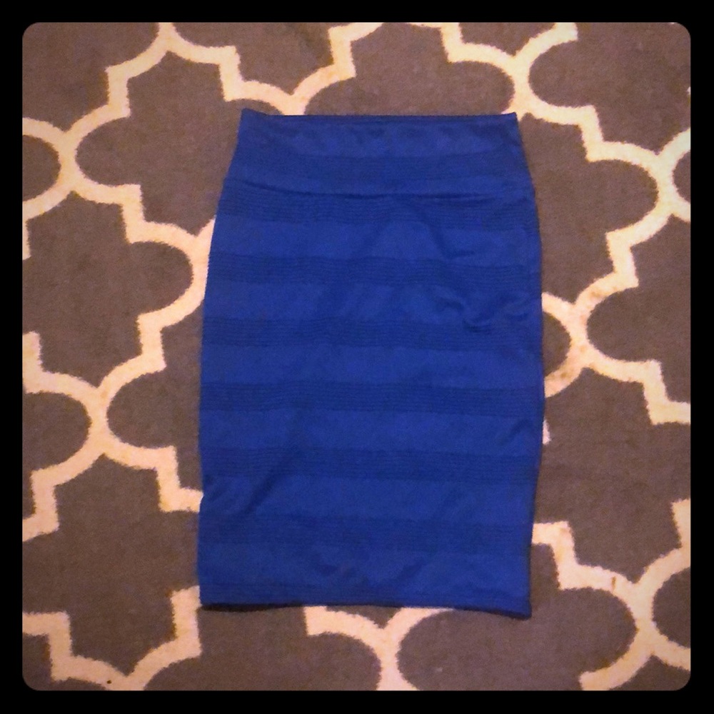 LulaRoe Royal Blue Cassie Size Medium